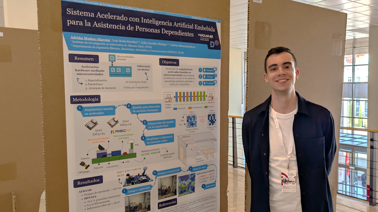 Adrián Muñoz Alarcón presents his research at the 13th Doctoral Conferences of UCLM