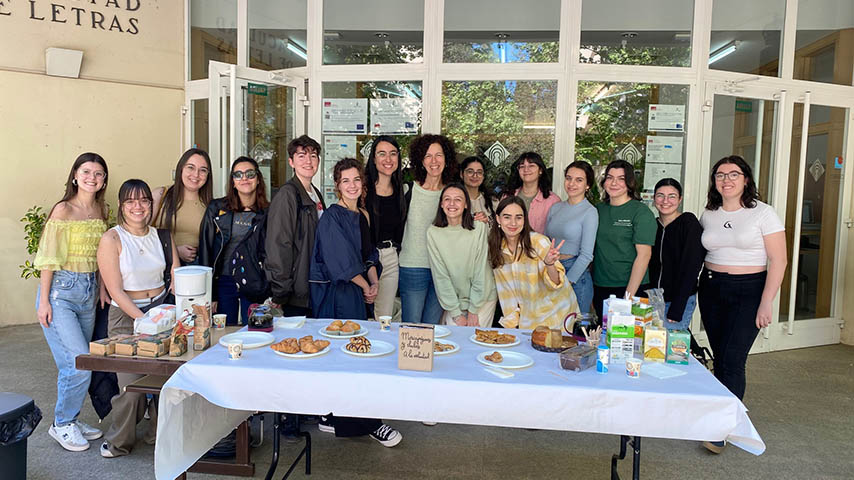 La Asociación de Estudiantes de Español celebra el Día del Libro