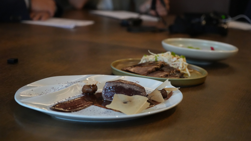 Presentación del proyecto '¿Qué comían los romanos?' en el restaurante Casas Colgadas.