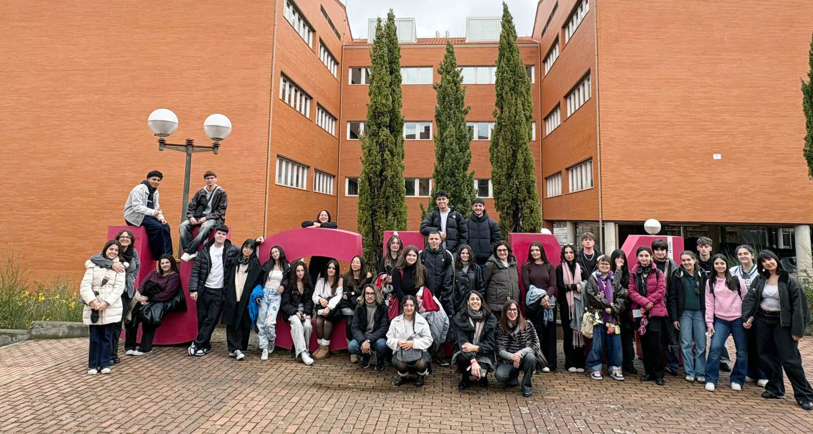 Preuniversitarios de Italia visitan la UCLM en el marco de la alianza europea COLOURS