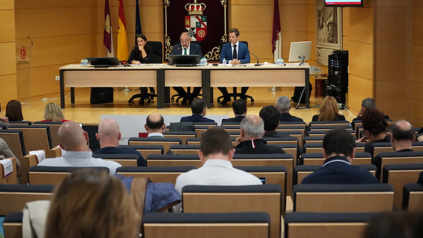 Consejo de Gobierno celebrado en el campus de Cuenca.