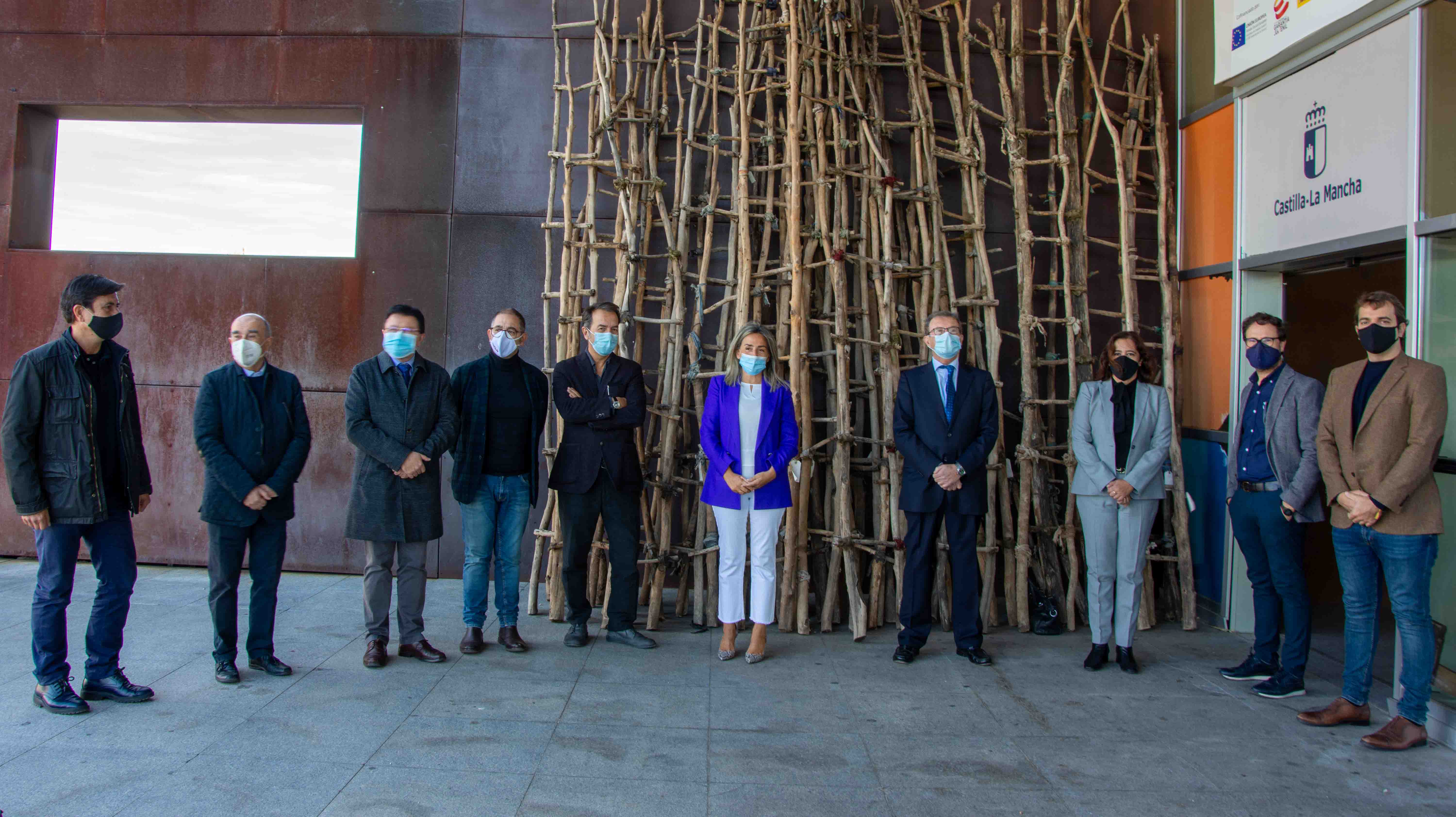 Visita de la alcaldesa de Toledo a a la Escuela de Arquitectura de la UCLM