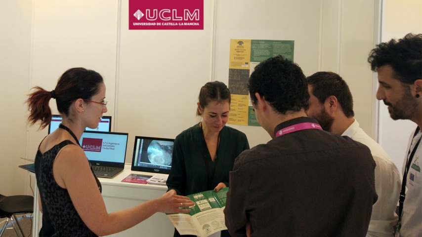 Estand del proyecto BONSEYES, presentado por la Escuela de Industriales de Ciudad Real, en el congreso